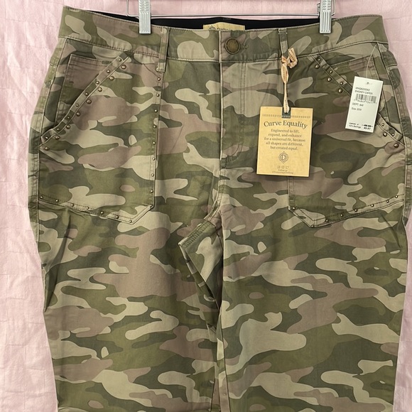 “AB” Technology high rise jeans from Democracy - Picture 2 of 4